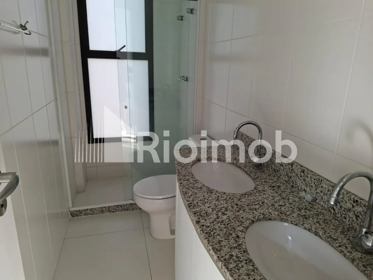 House with 4 bedrooms and 3 bathrooms, balcony grill — photo 16
