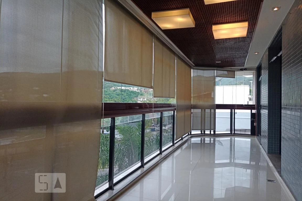 Apartamento de 4 quartos com janelas do piso ao teto — photo 10