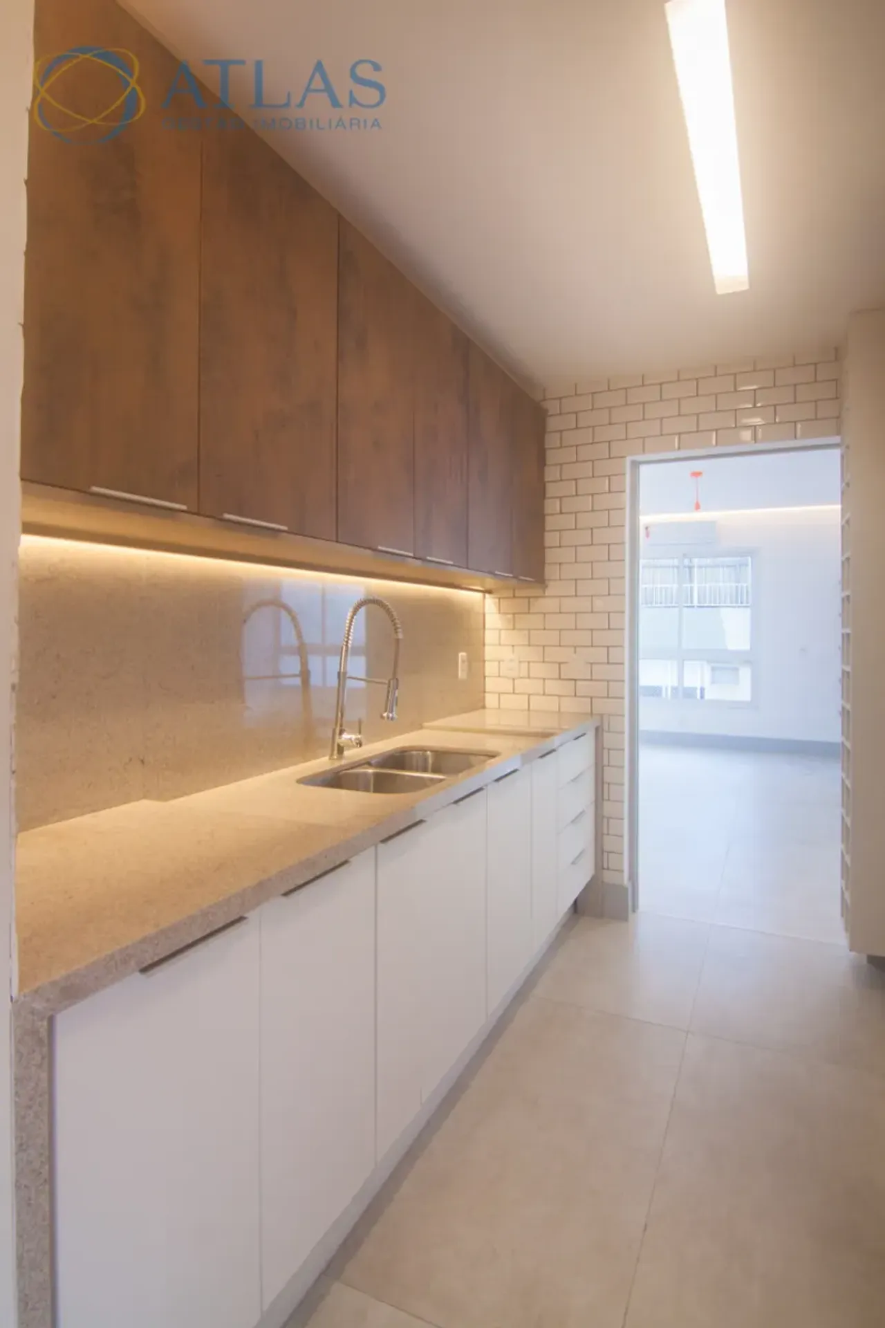 Apartamento, 90 m², com janelas do piso ao teto — photo 6