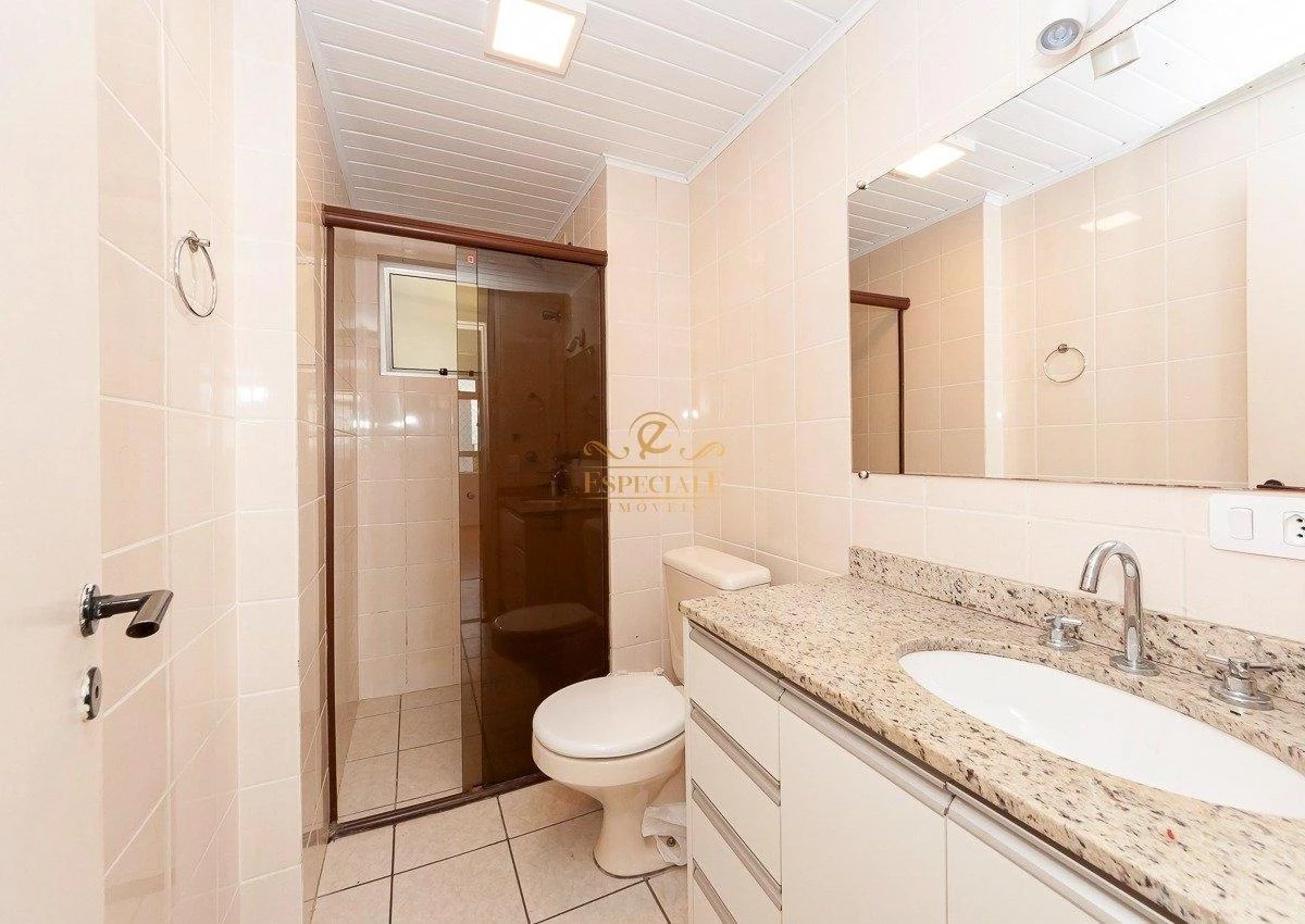 3-bedroom apartment with wood or laminate floors in Curitiba — photo 7
