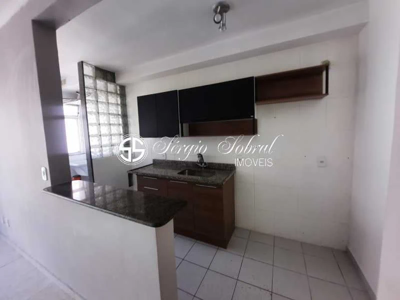 2-bedroom apartment in a building with a pool — photo 6