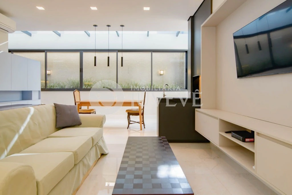 Furnished apartment, 104 m², with a glass-enclosed balcony — photo 17