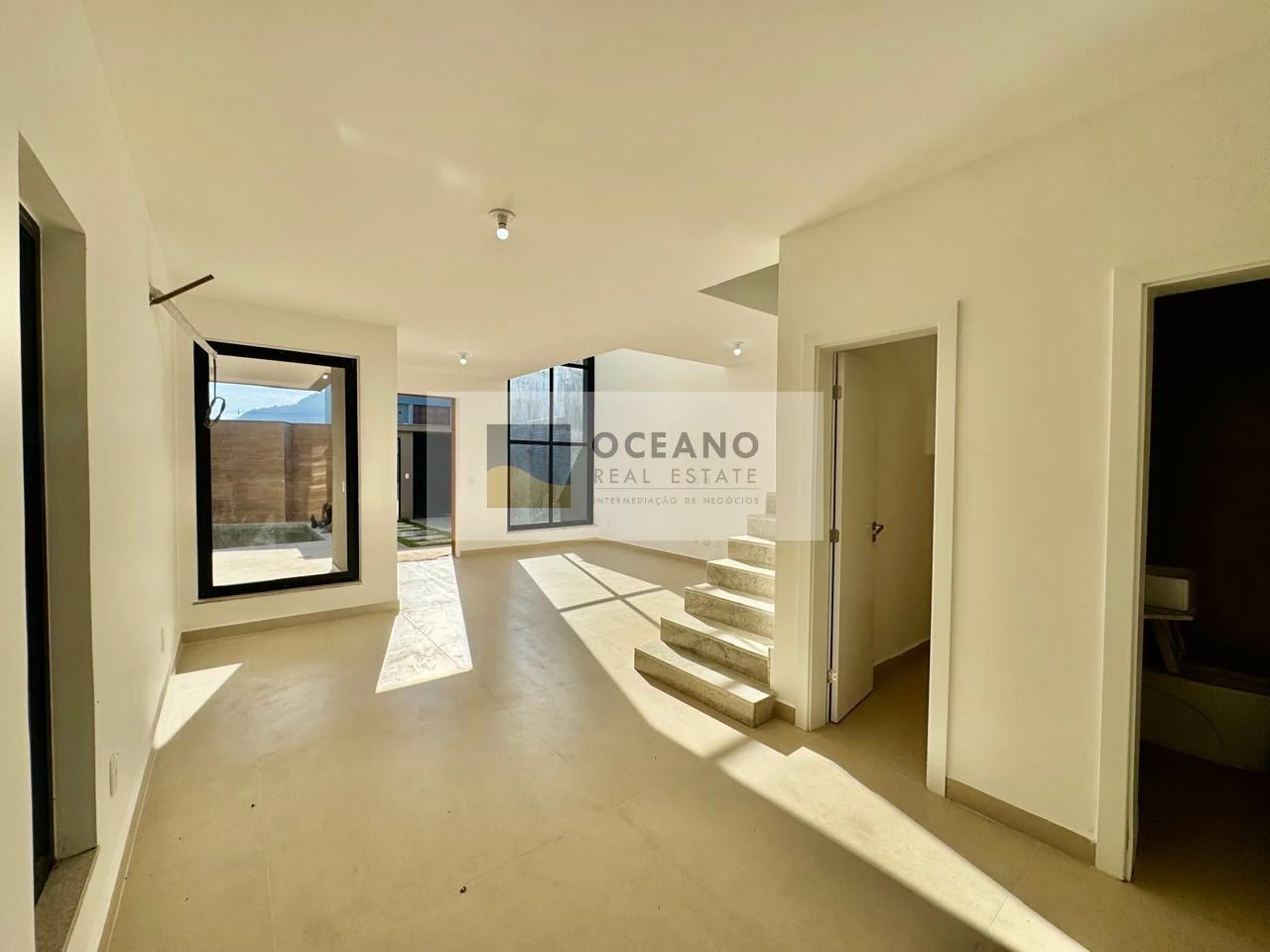 4-bedroom house with a grill on the balcony — photo 25