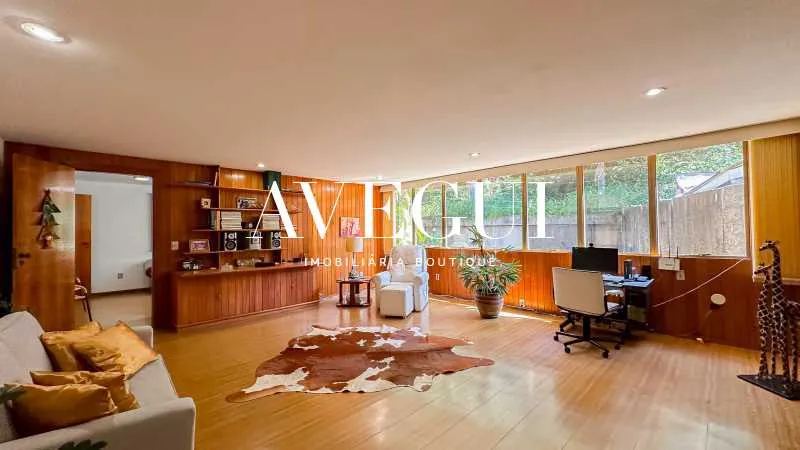 Furnished house, 800 m², with floor-to-ceiling windows — photo 16