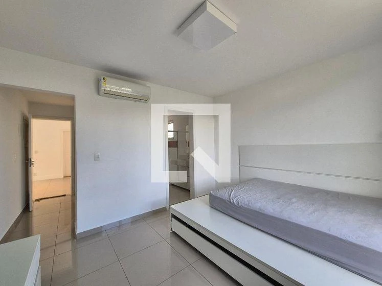 5-bedroom house with a bathtub in Rio de Janeiro — photo 7