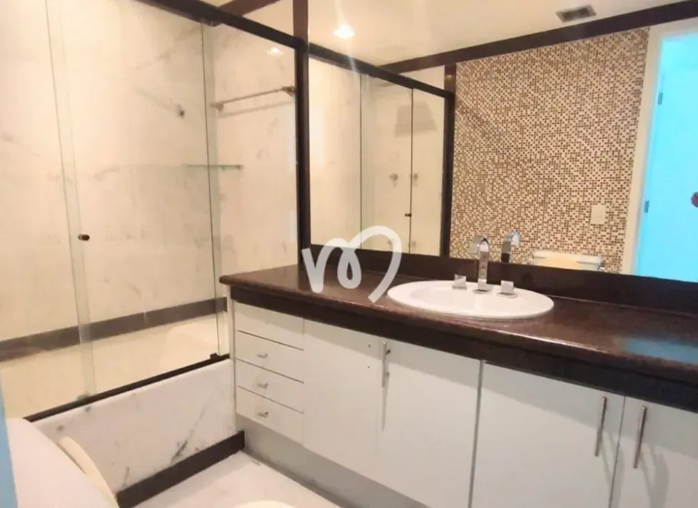 Unfurnished apartment for rent with 4 bedrooms and 313 m² — photo 6