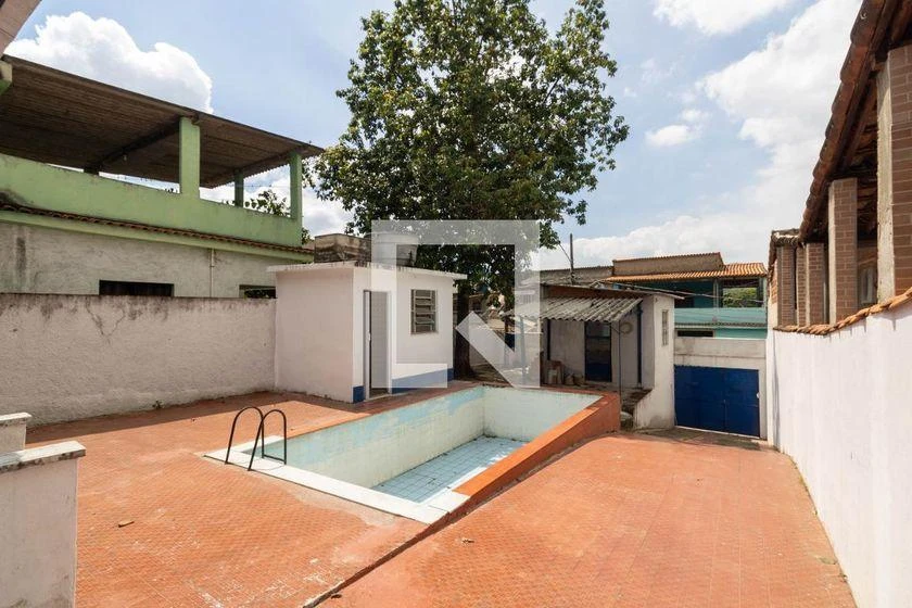 Rental house with 3 bedrooms and 300 m² of space — photo 43