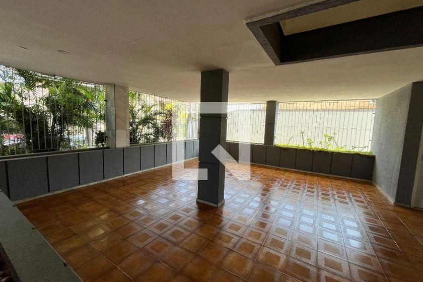 Furnished apartment, 131 m², with a glass-enclosed balcony — photo 45