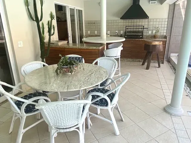 Casa com 4 dormitórios e 5 banheiros, com garagem — photo 44