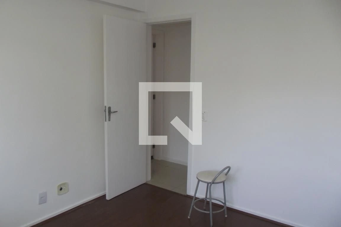 Unfurnished 2-bedroom apartment with a suite bathroom — photo 60