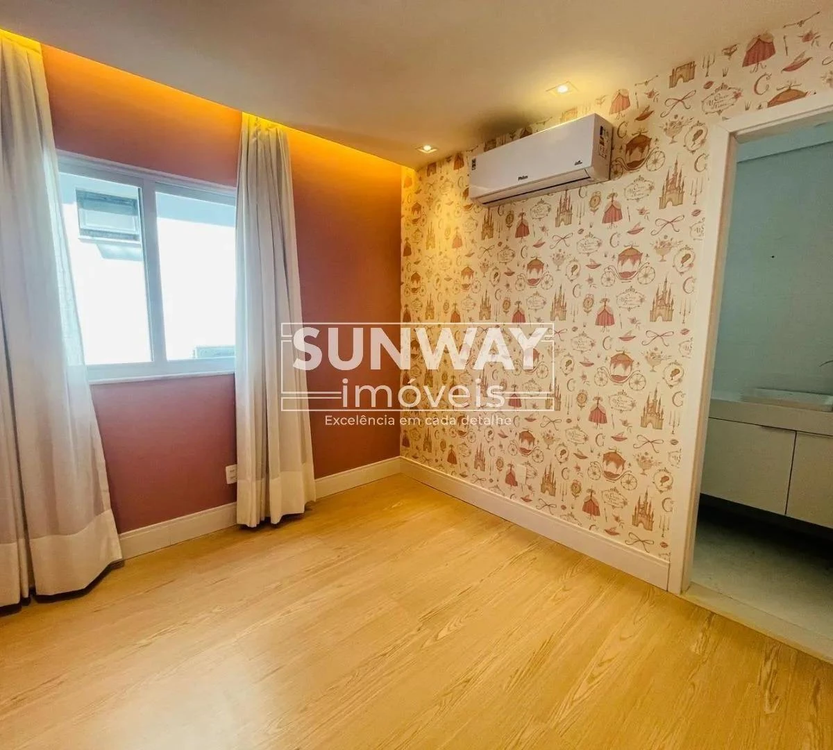 House, 350 m², with a grill on the balcony — photo 12