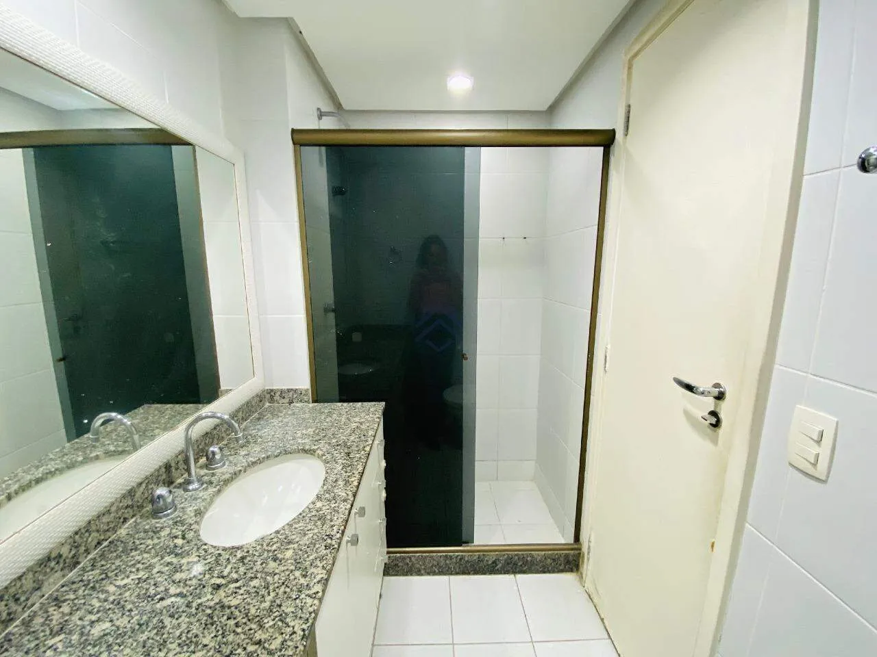 Unfurnished 2-bedroom apartment with 2 bathrooms — photo 21