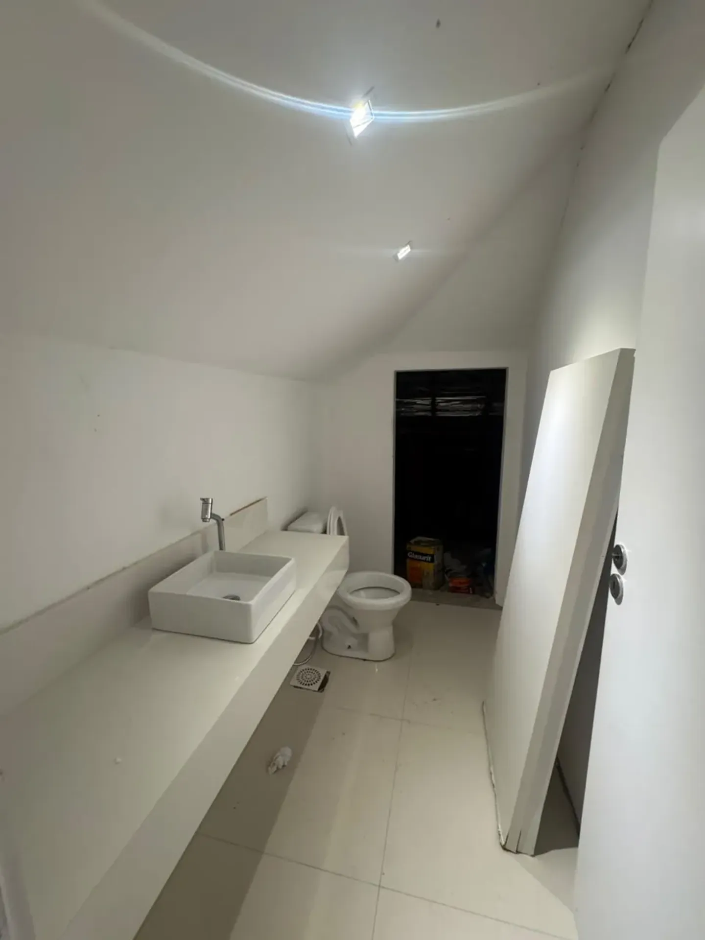 House, 300 m², with floor-to-ceiling windows — photo 19