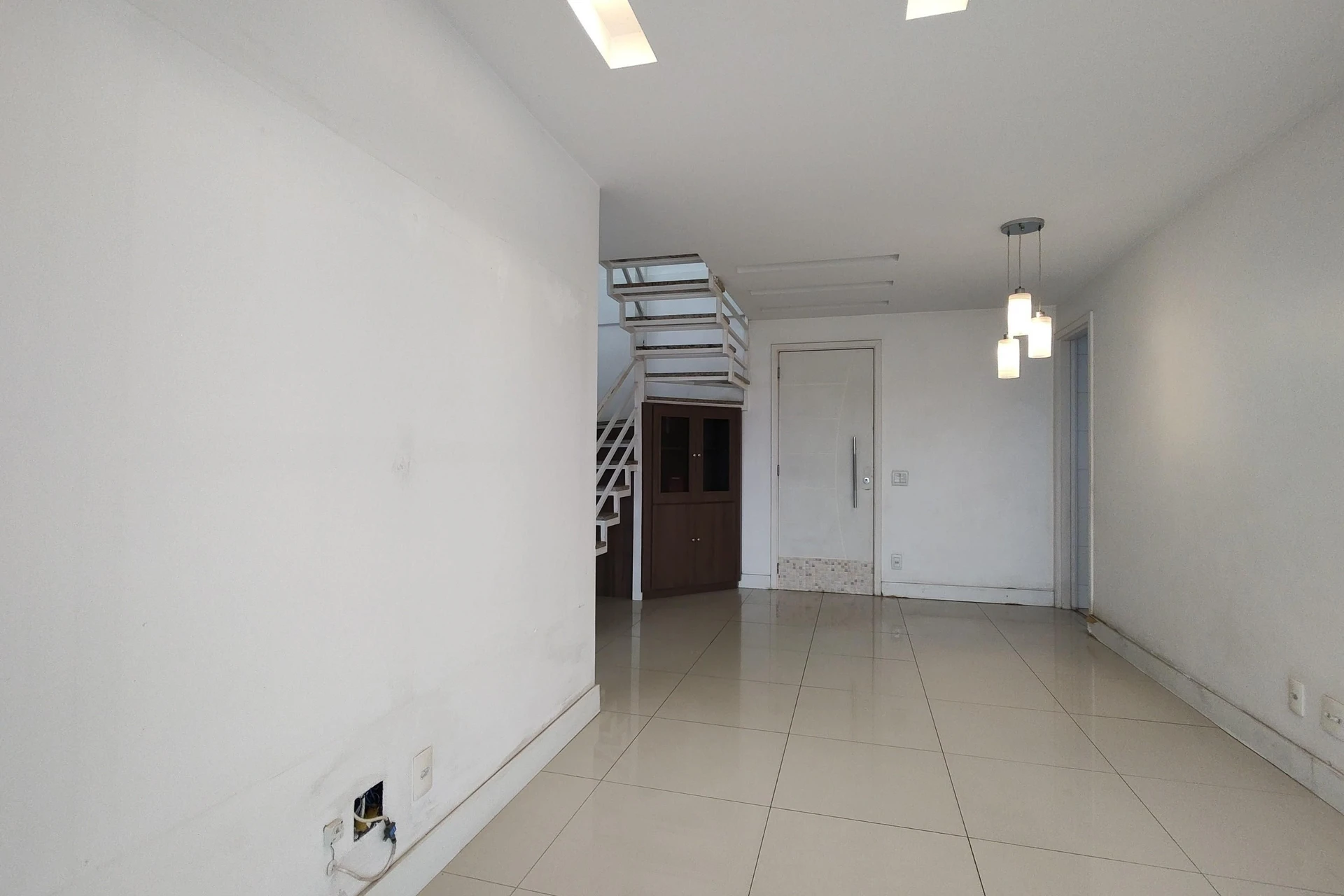 Furnished apartment with 3 bedrooms and 2 parking spots — photo 68