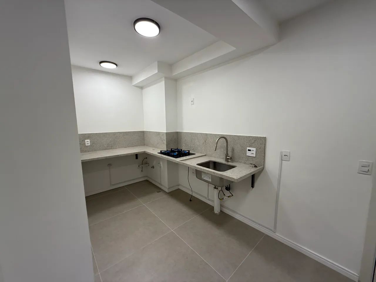 Apartment with 2 bedrooms, balcony and gas stove — photo 10