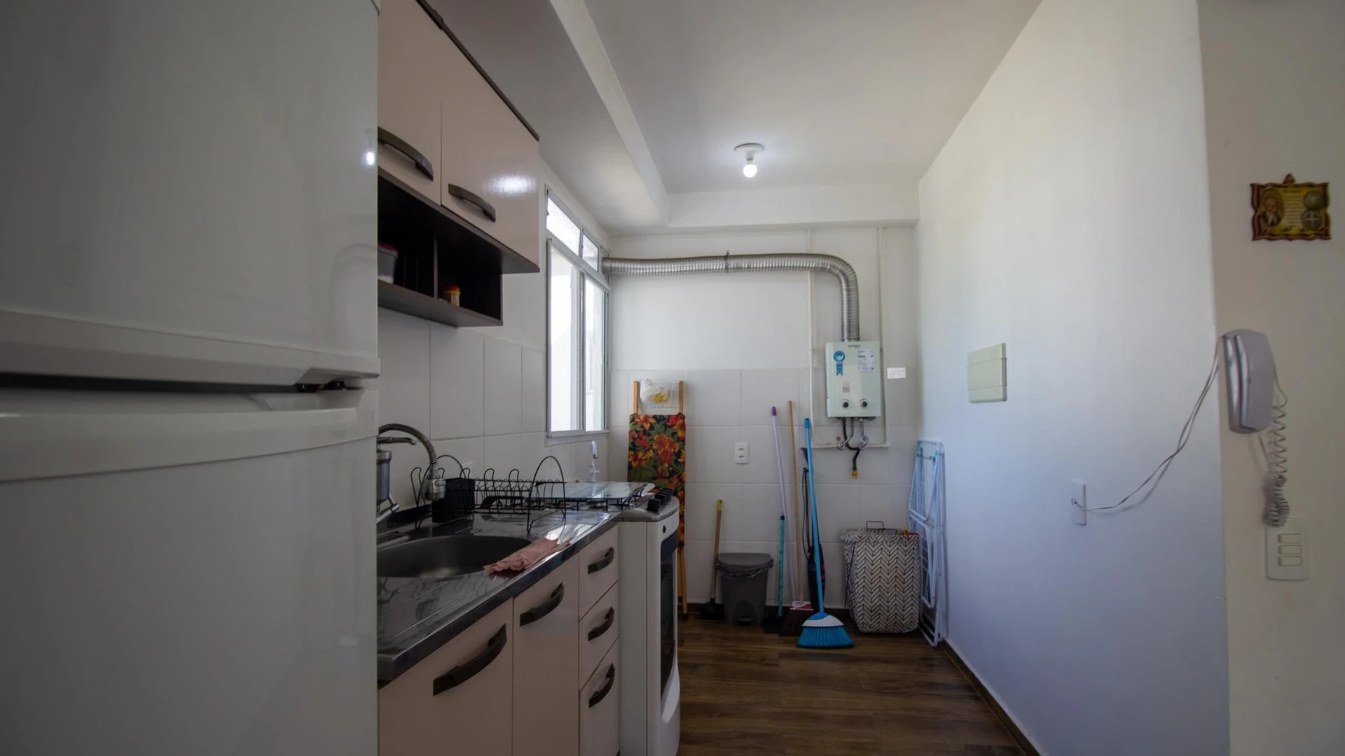 Apartamento mobiliado com 2 quartos e cozinha integrada a gás — photo 4