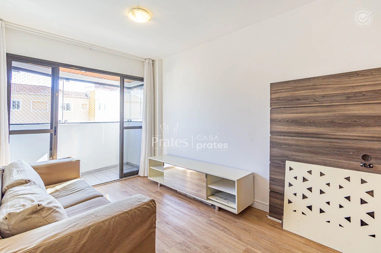 Apartment, 81 m², with wood or laminate floors — photo 4