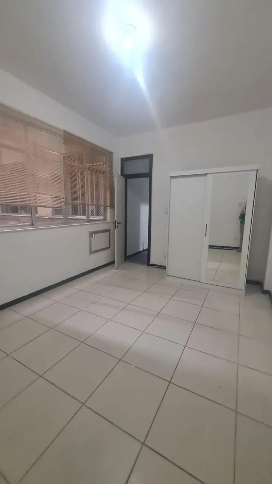 1-bedroom, 1-bath apartment on the 3rd floor — photo 3