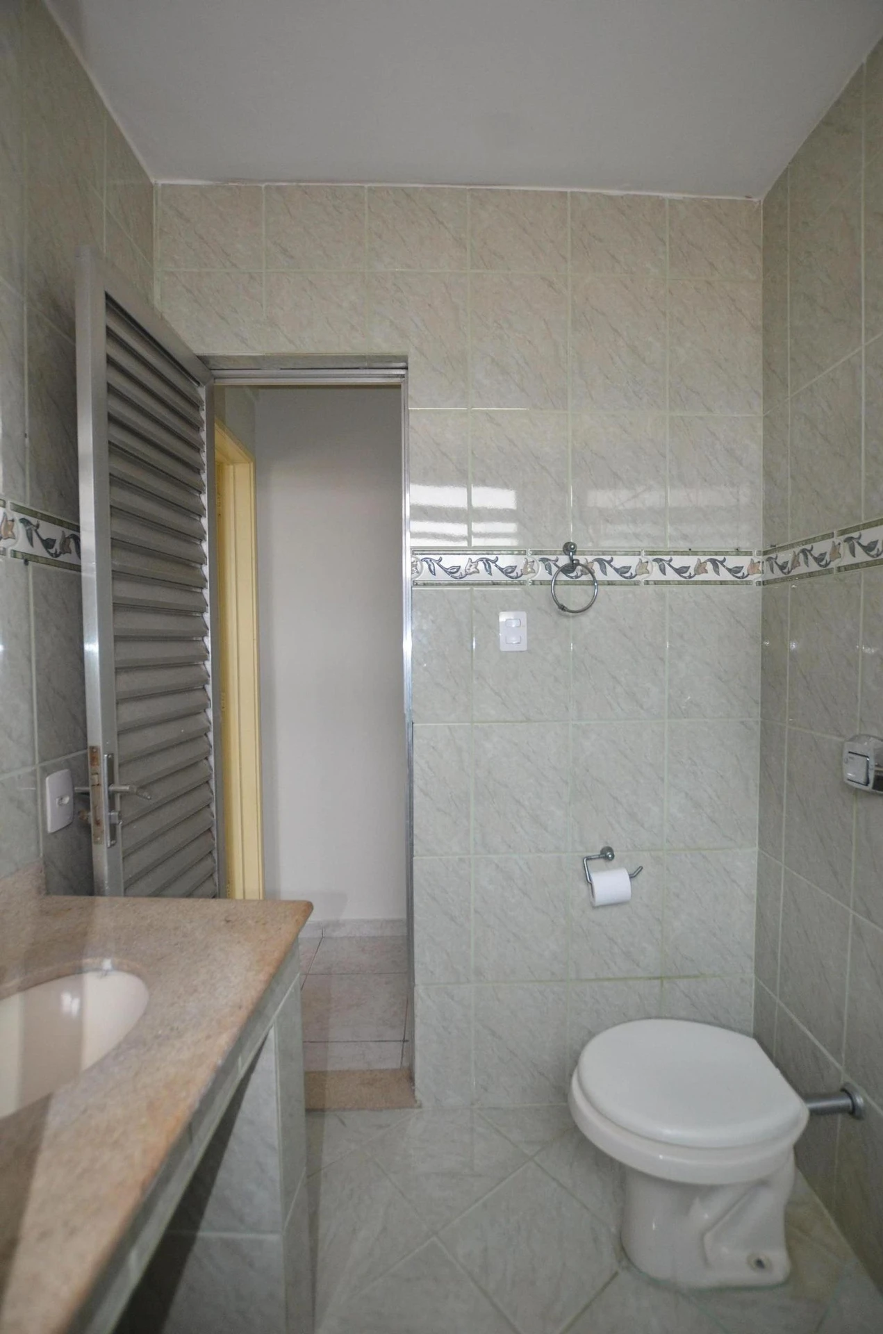 3-bedroom apartment with 2 bathrooms and no parking — photo 16