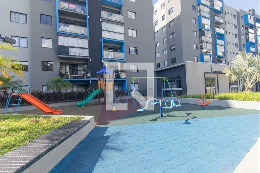 Balcony with a grill in a 2-bedroom apartment, 54 m² — photo 33