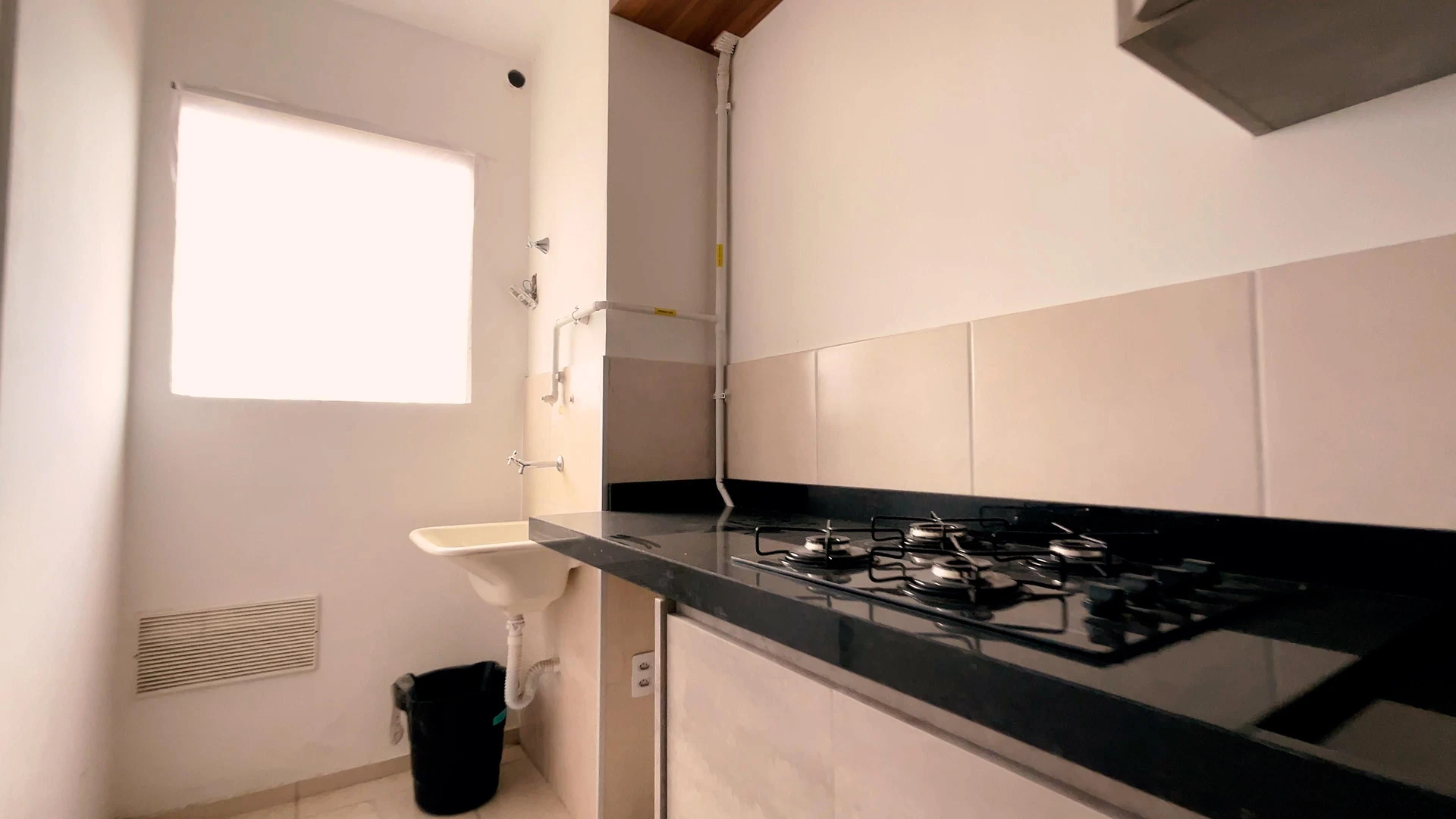 Apartamento mobiliado com varanda e churrasqueira na sacada — photo 25