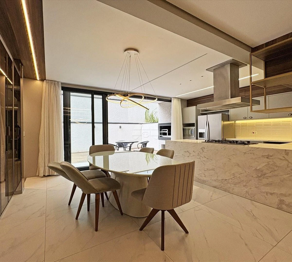 Furnished 293 m² house with open-plan kitchen — photo 36