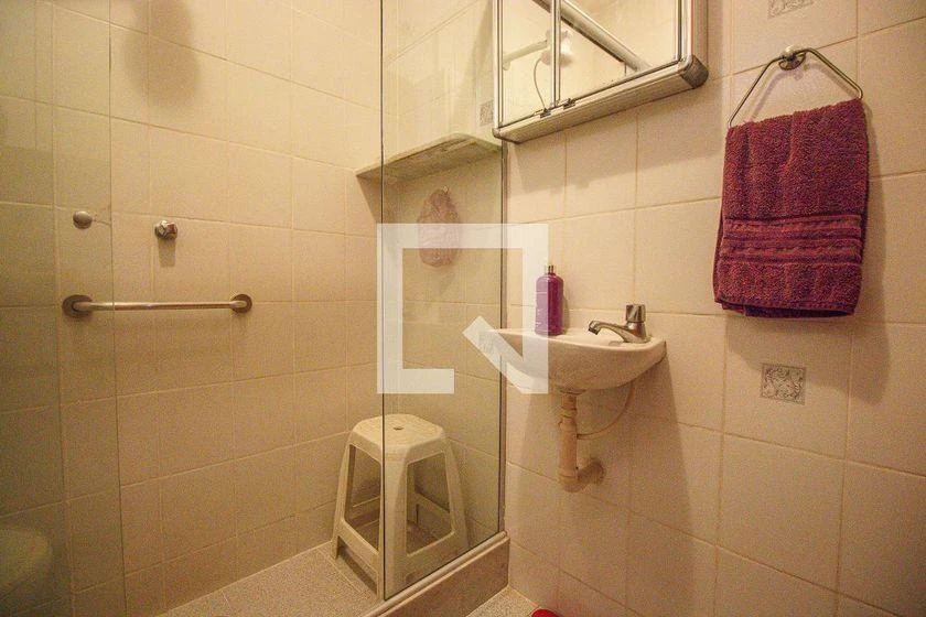 Furnished apartment with a gas stove kitchen — photo 30