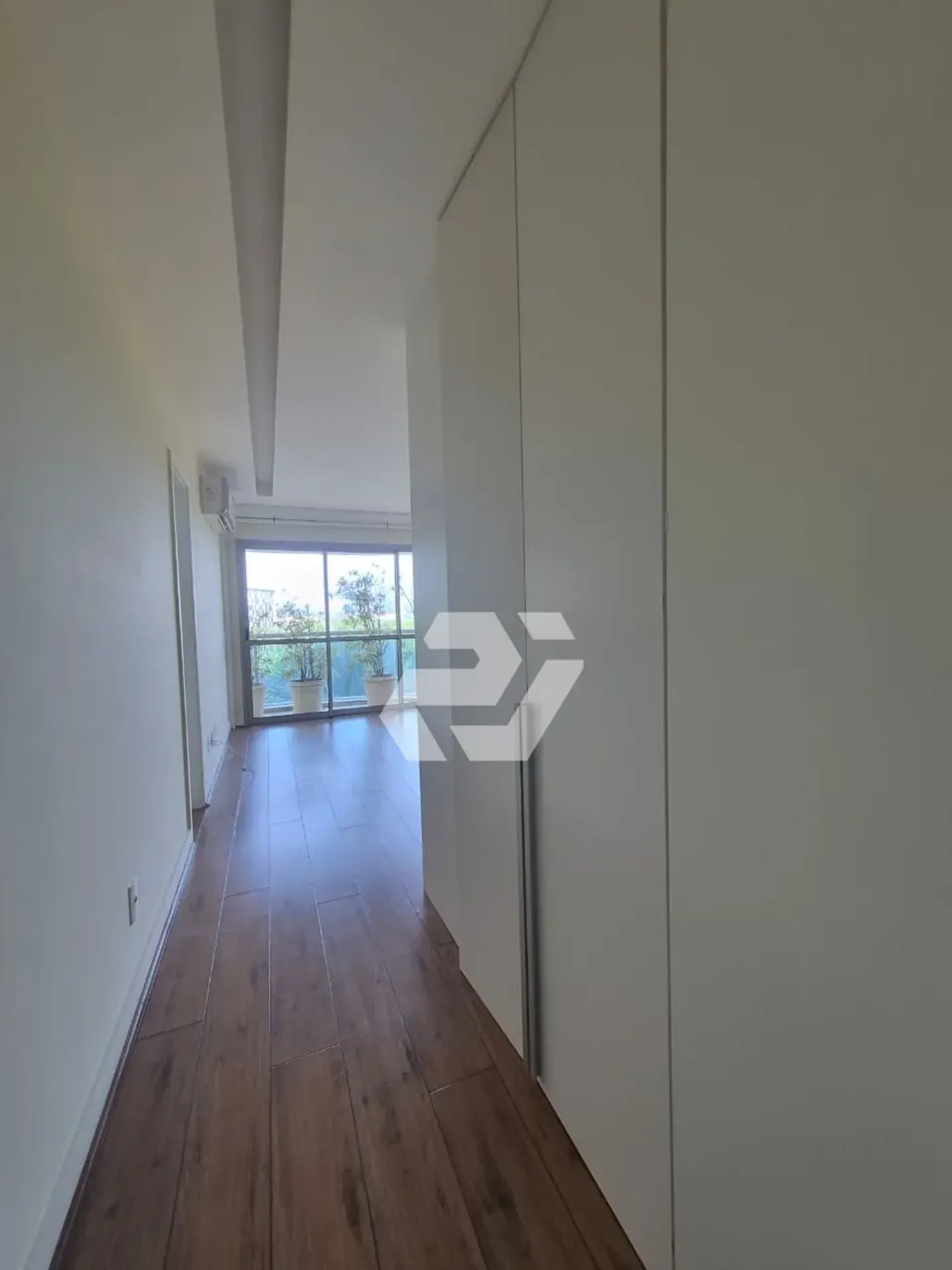 Apartment with 4 en-suite bedrooms and private garden — photo 11