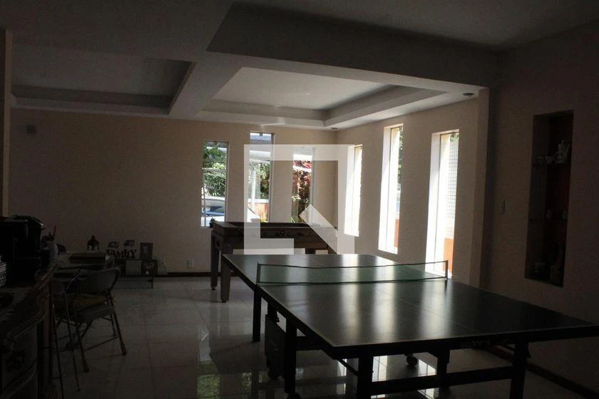 4 quartos e vista para as montanhas: casa de 970 m²