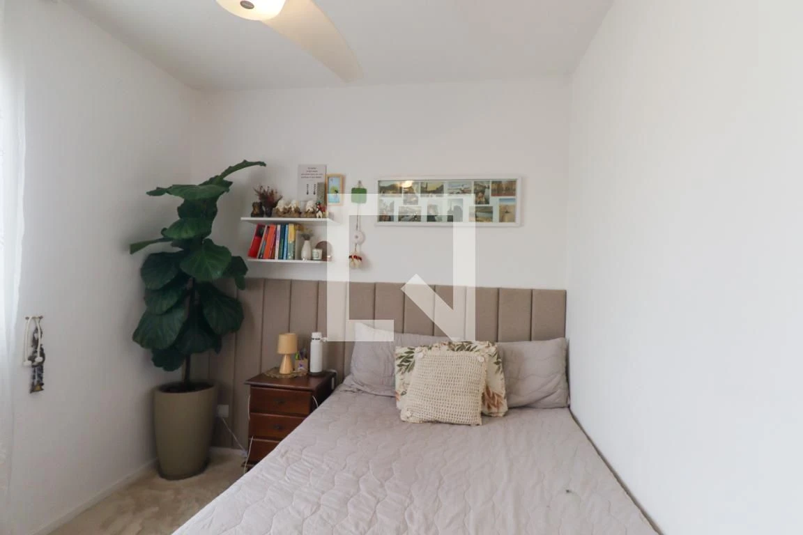 2-bedroom apartment with a glass-enclosed balcony — photo 12