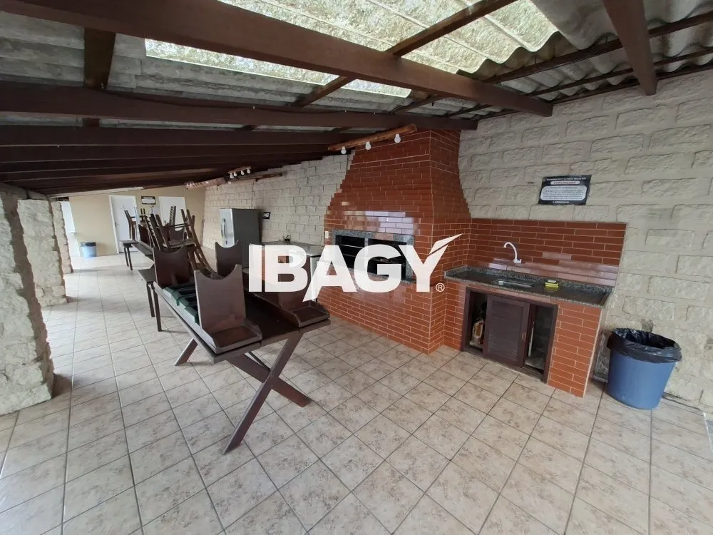 Apartamento com 2 dormitórios e cozinha com fogão a gás — photo 17