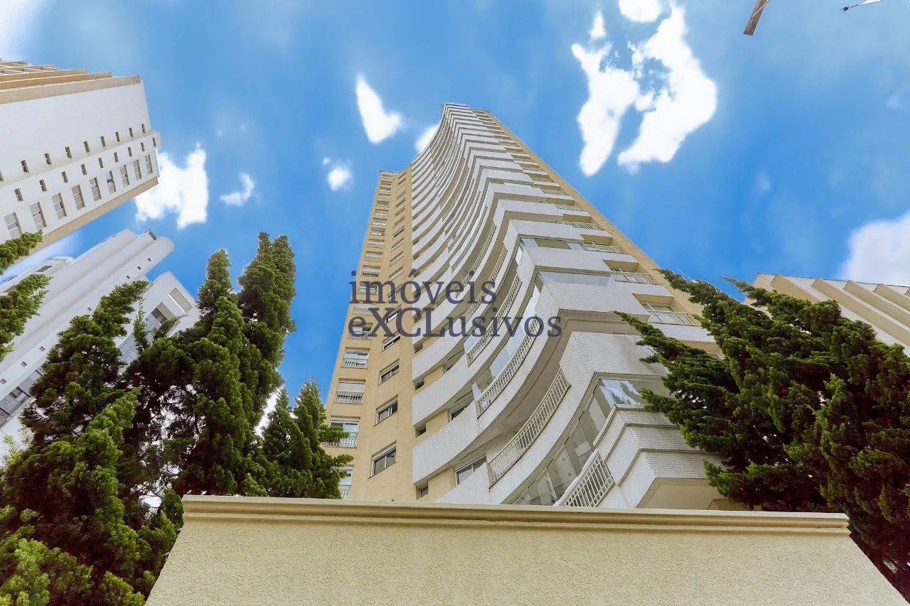 213 m² apartment with 3 en-suite bedrooms and 2 parking spaces