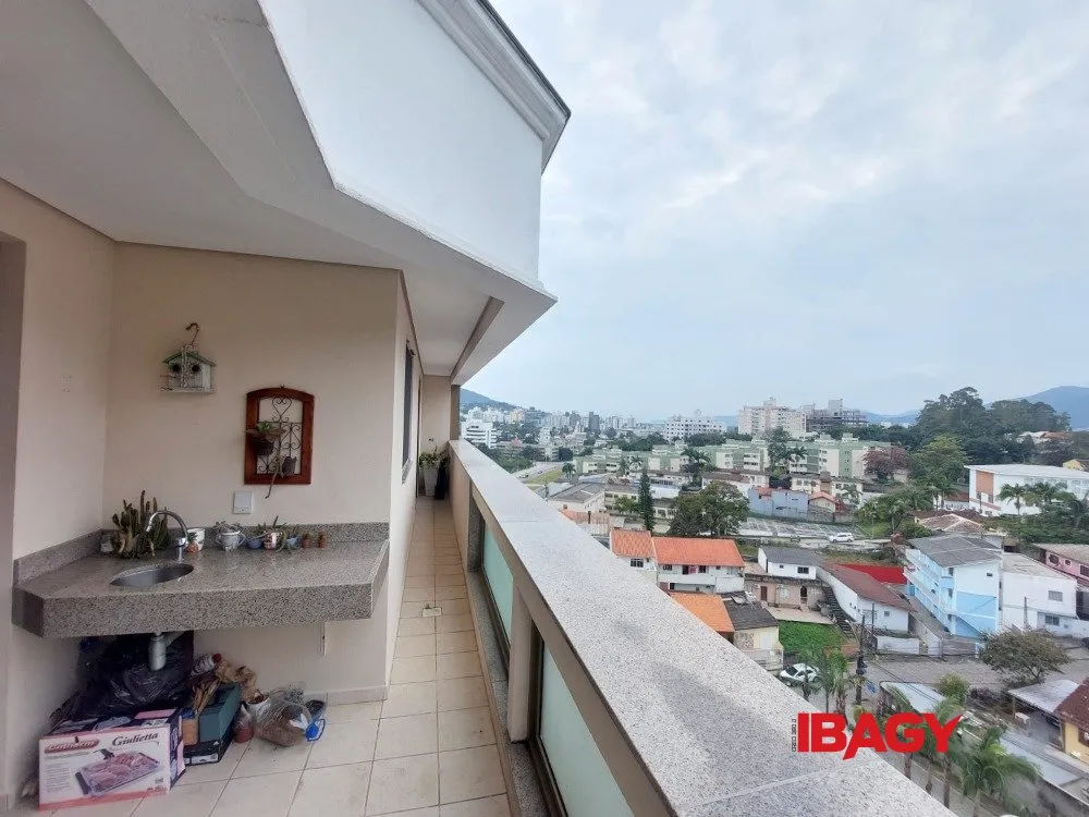 Piso amueblado de 2 dormitorios en la última planta — photo 11