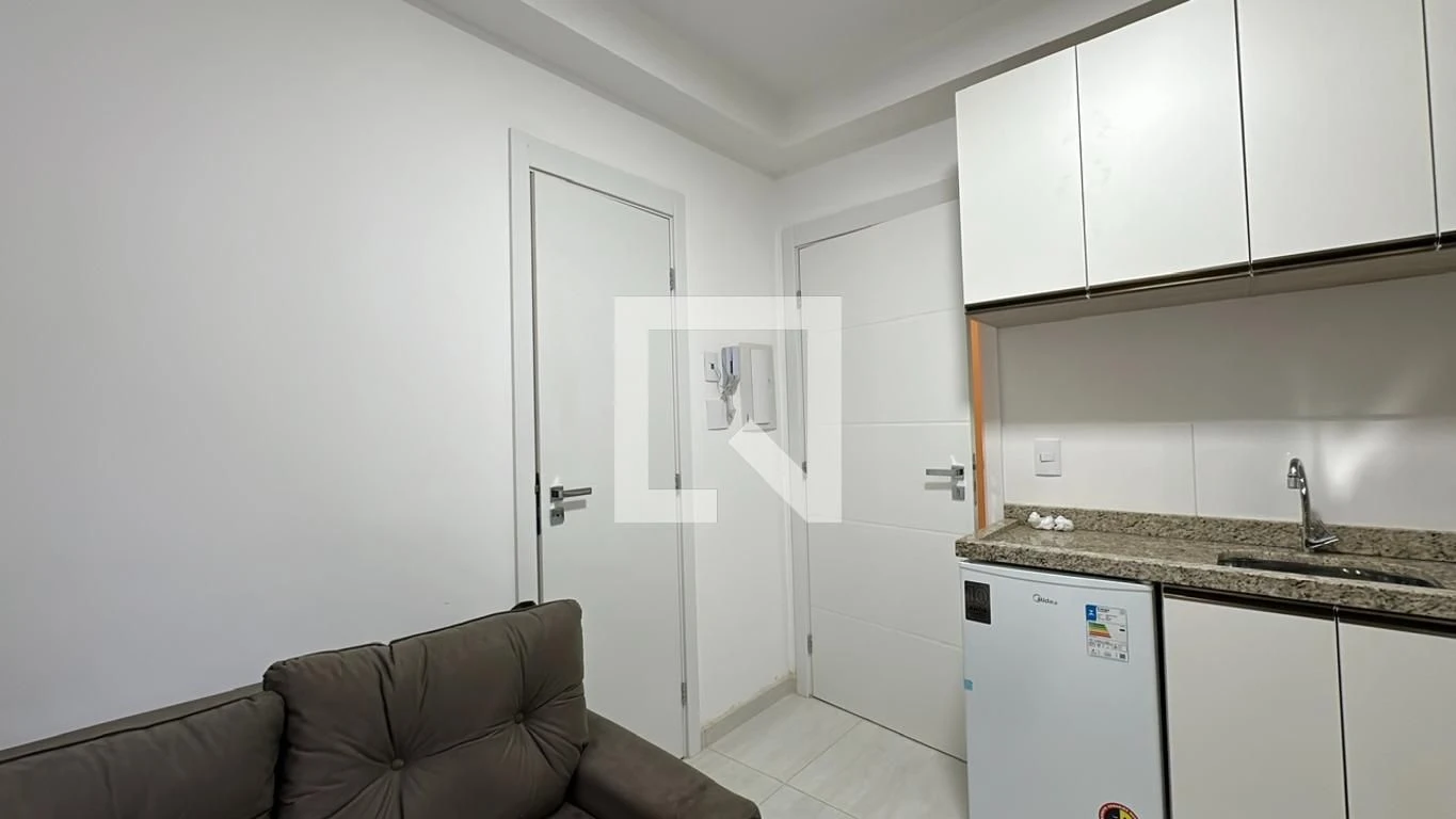 Furnished one-bedroom, 18 m² house in Curitiba — photo 2