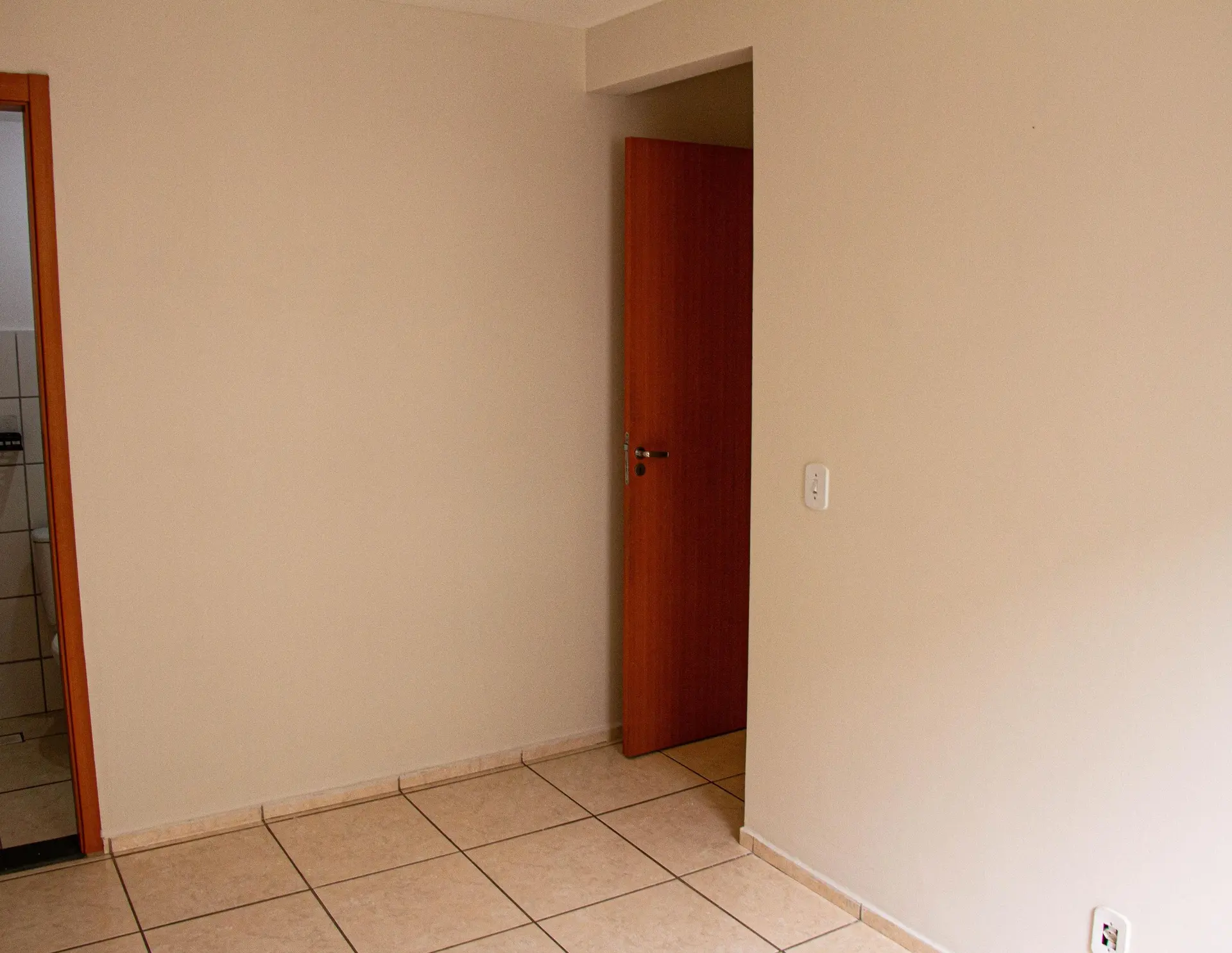 Unfurnished 2-bedroom apartment with 2 bathrooms — photo 8