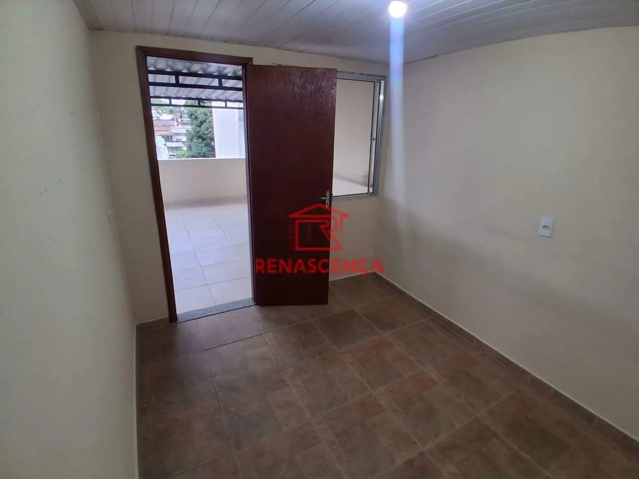 4-bedroom house with shared open-air pool access — photo 5