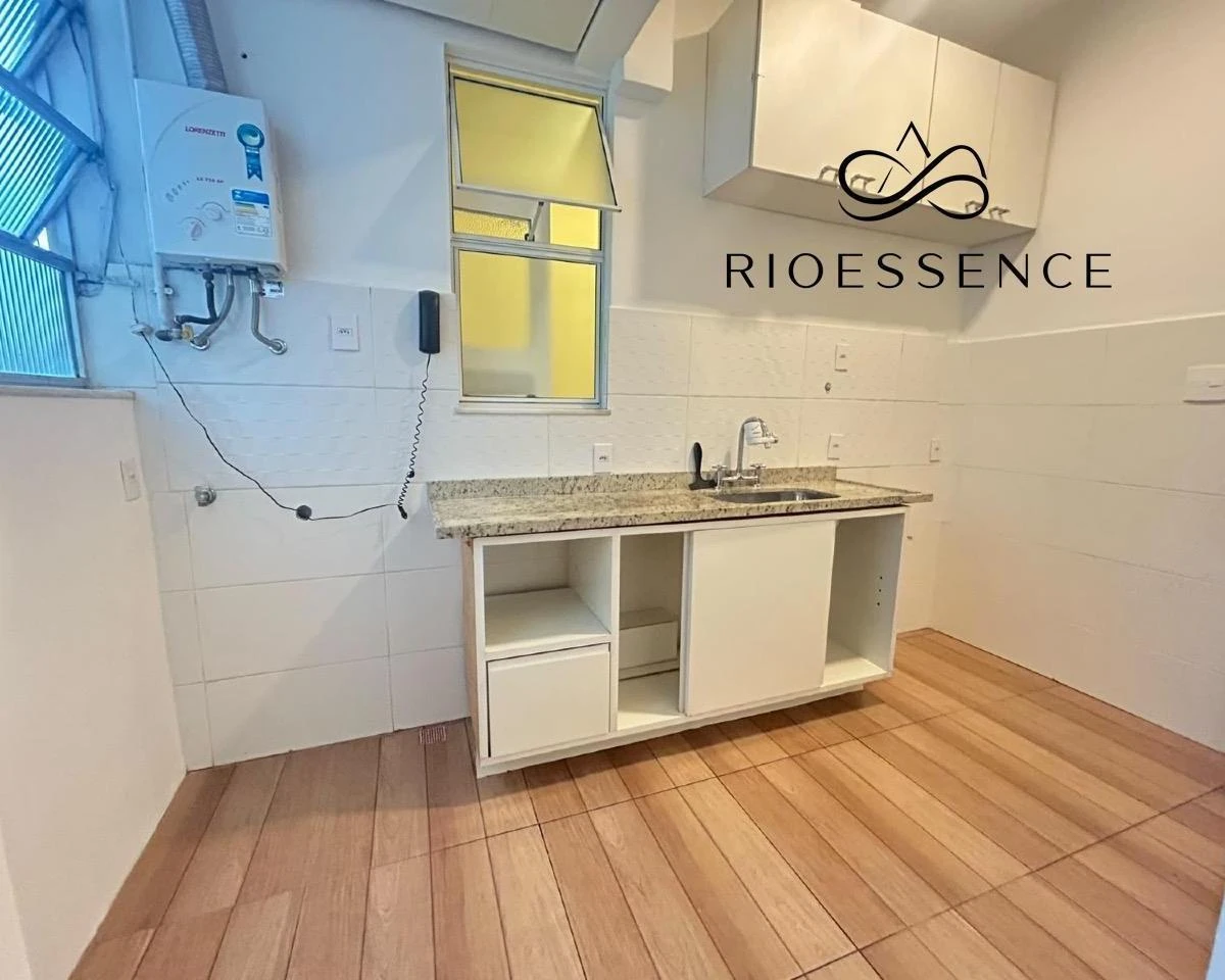 Apartment, 50 m², with wood or laminate floors — photo 9