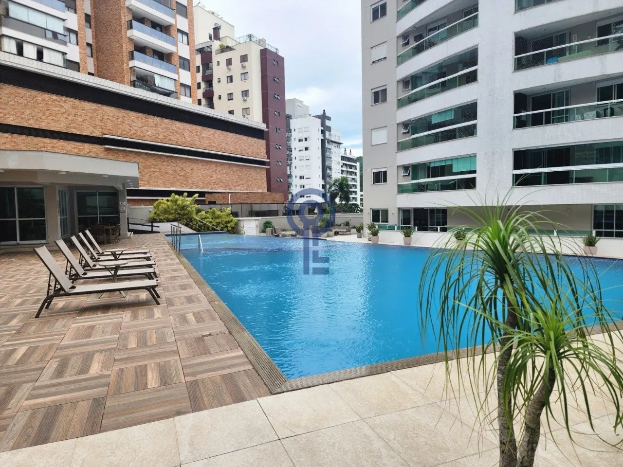 Furnished 4-bedroom apartment with 1 en-suite bath — photo 36