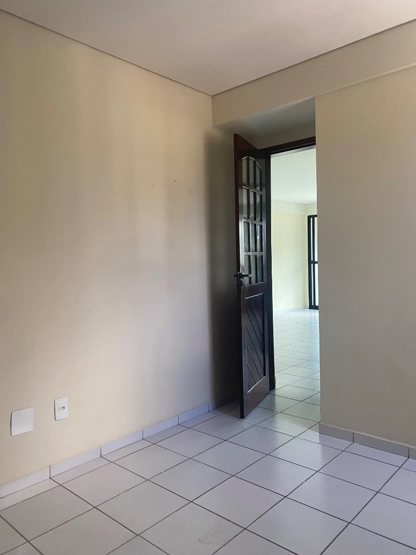3-bedroom apartment with a separate kitchen — photo 4