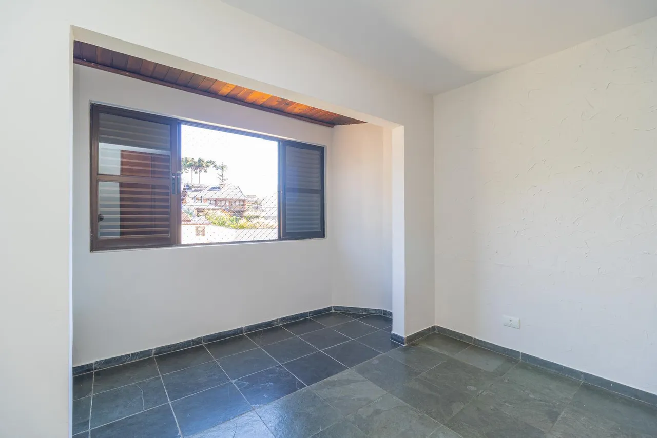 4-bedroom house with 4 bathrooms and 1 parking spot — photo 15