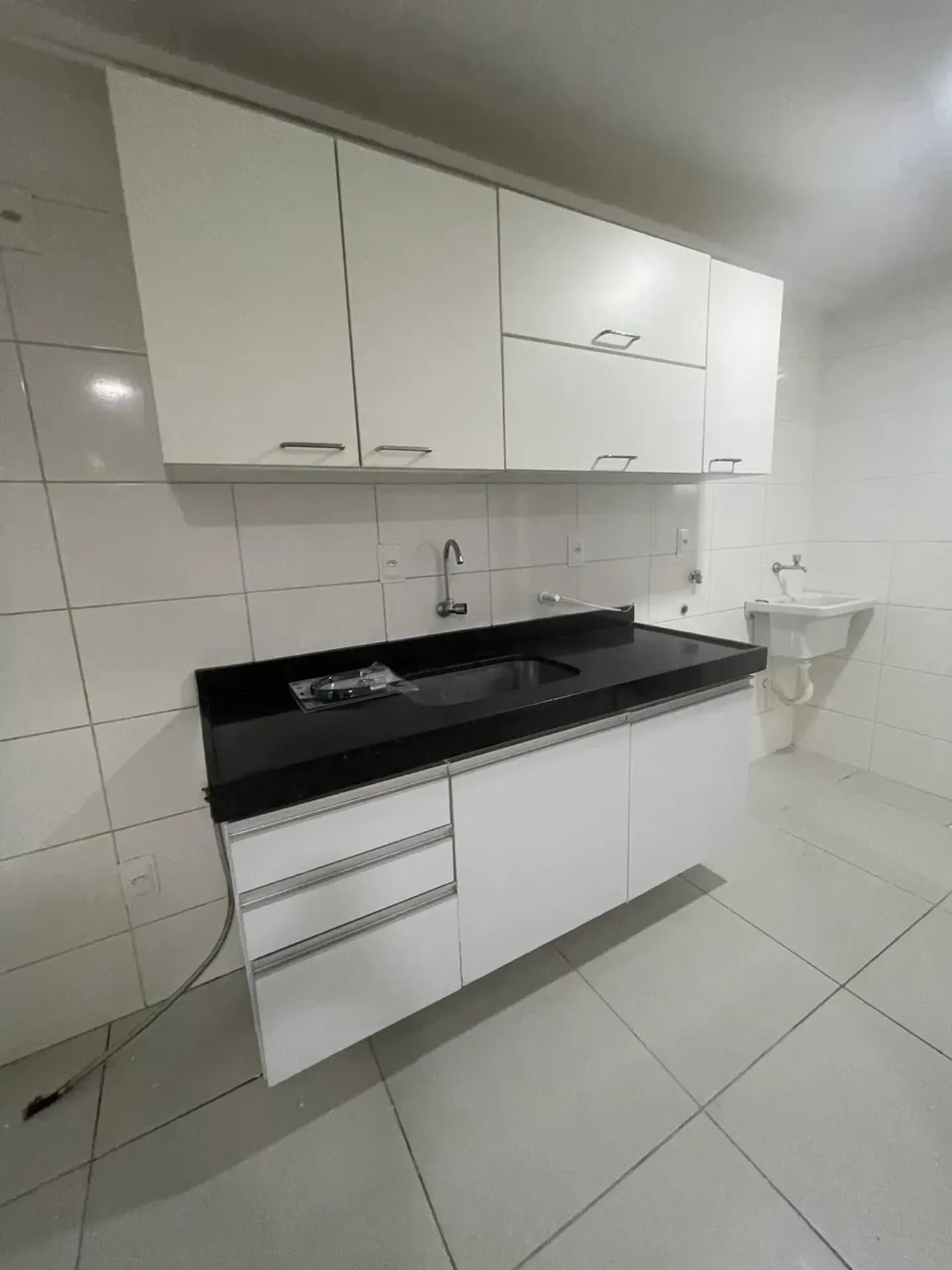Glass-enclosed balcony in a 4-bedroom apartment, 115 m² — photo 45