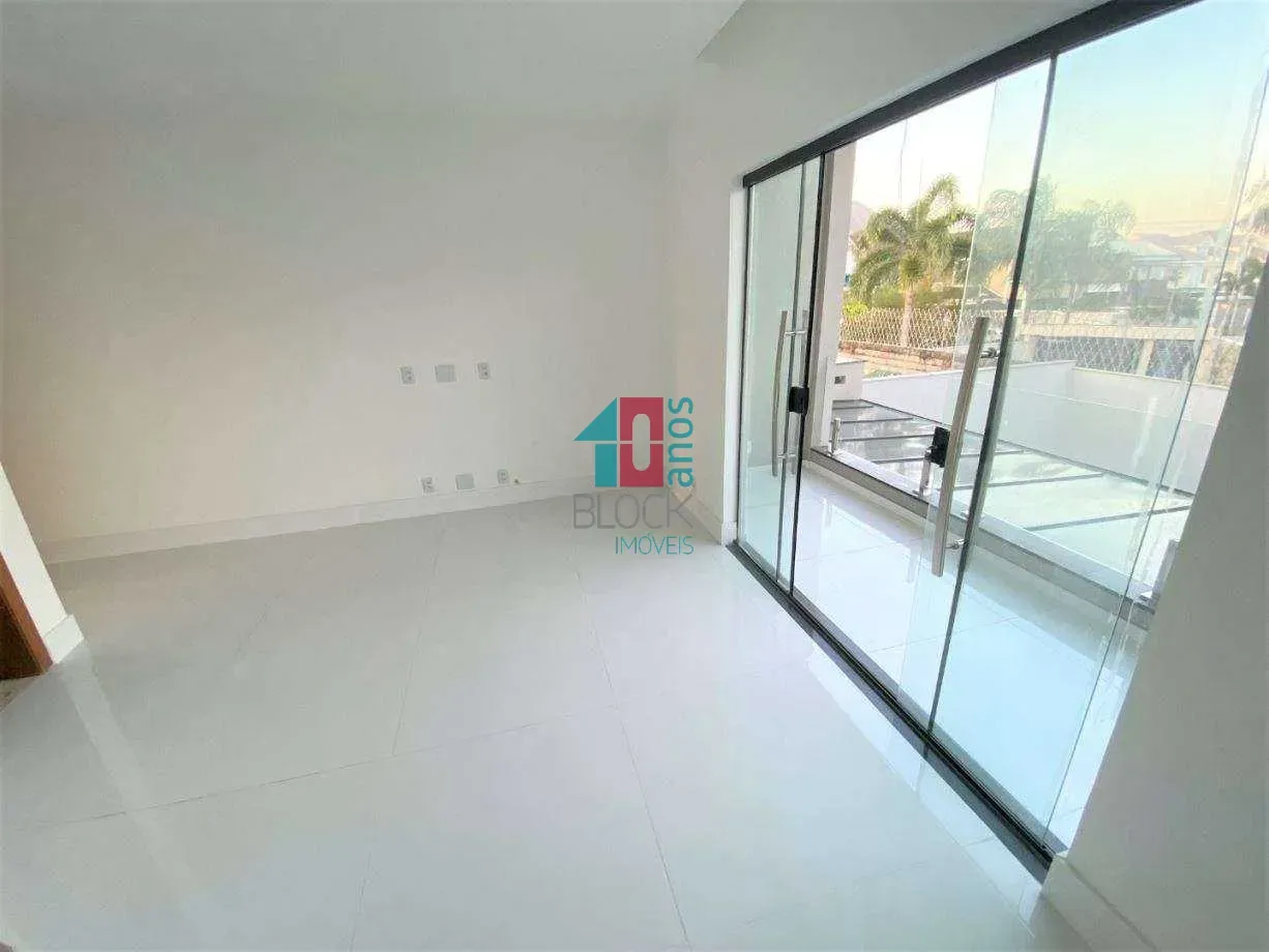 House with 3 bedrooms and 5 bathrooms, 2 parking spots — photo 23