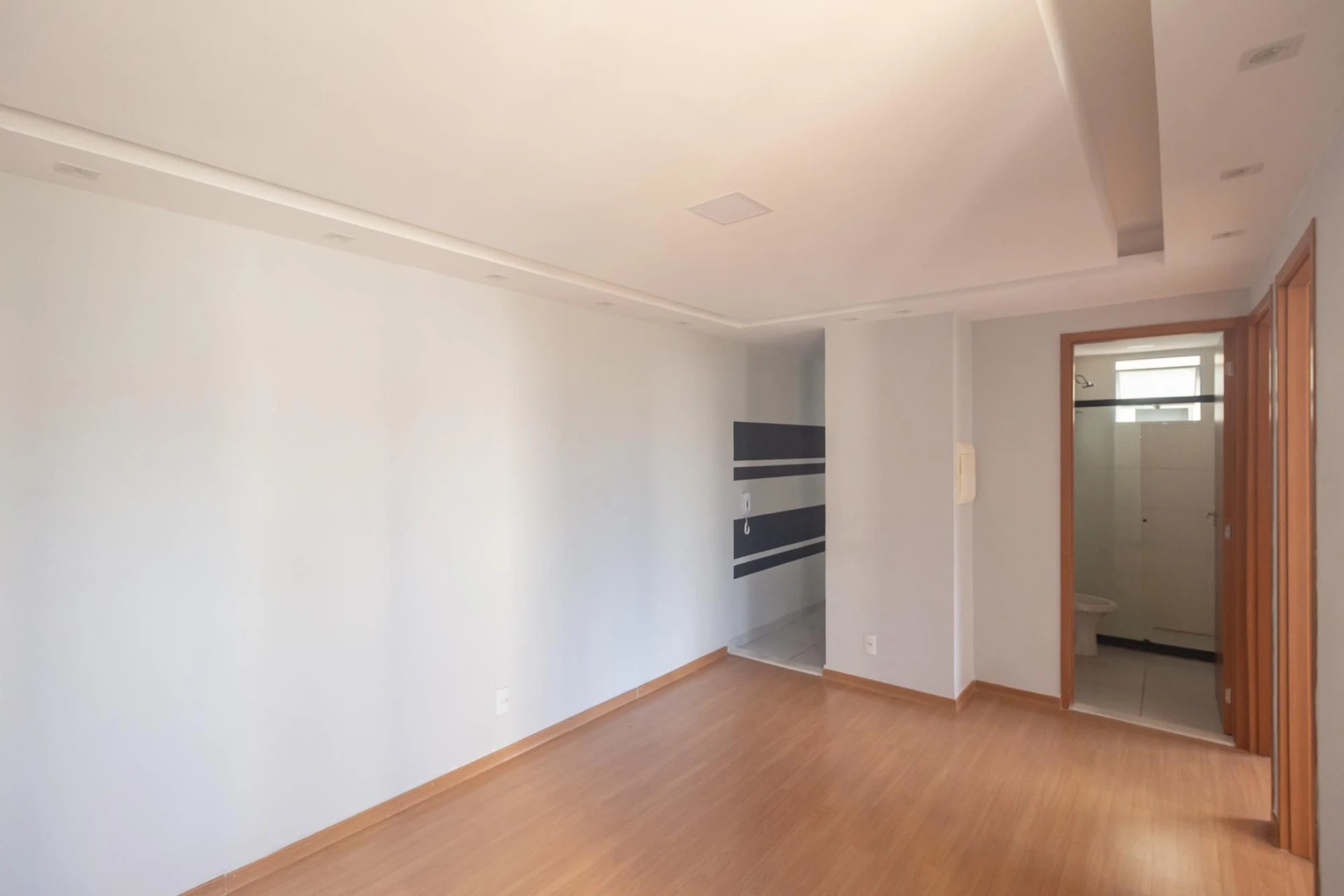 2-bedroom apartment with a laundry area — photo 28