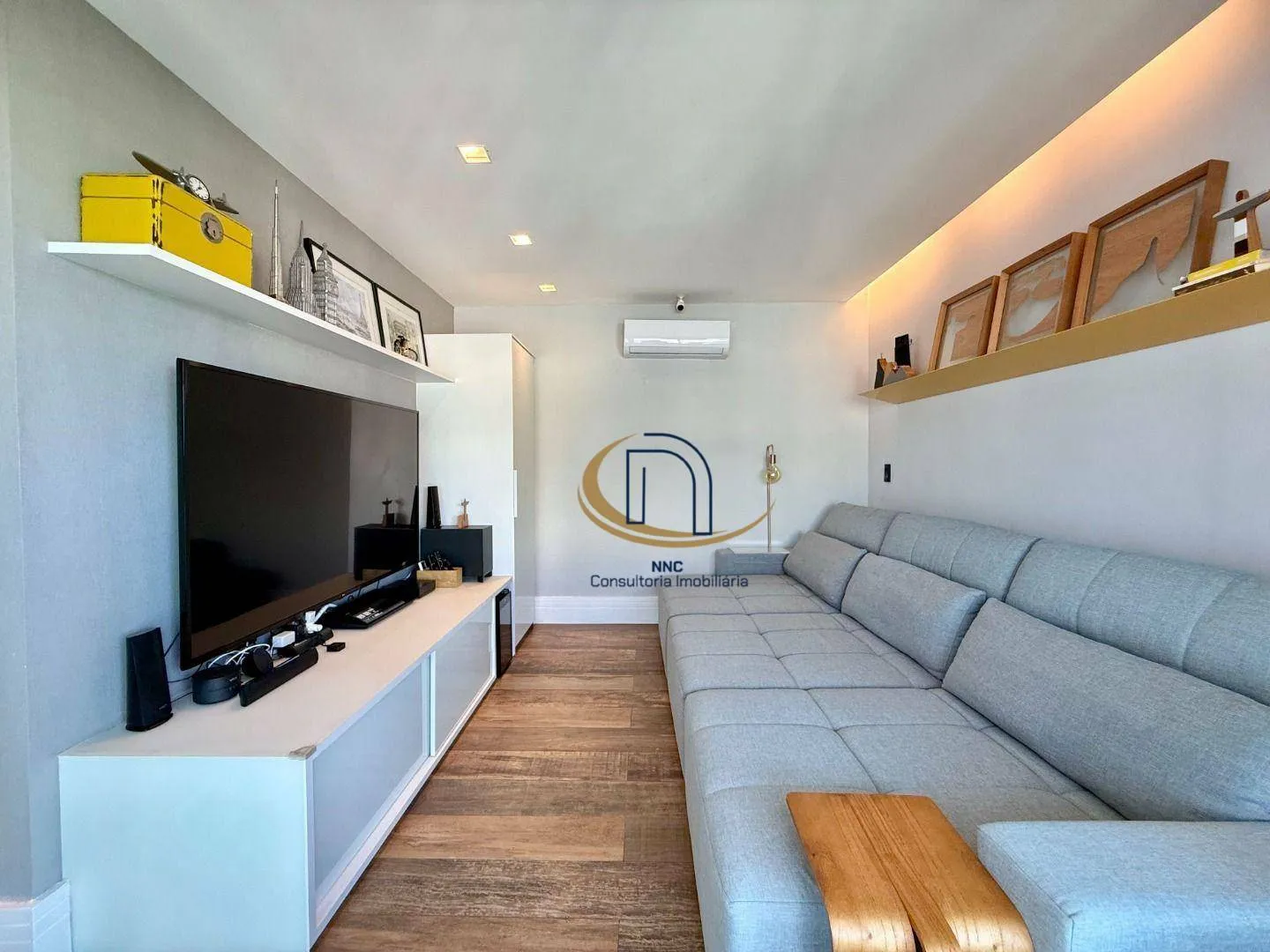Front-facing penthouse with 215 m² and 4 bedrooms — photo 32