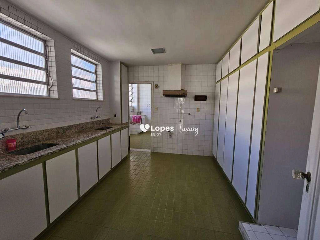 156 m² unfurnished apartment with 3 bedrooms and parking — photo 12