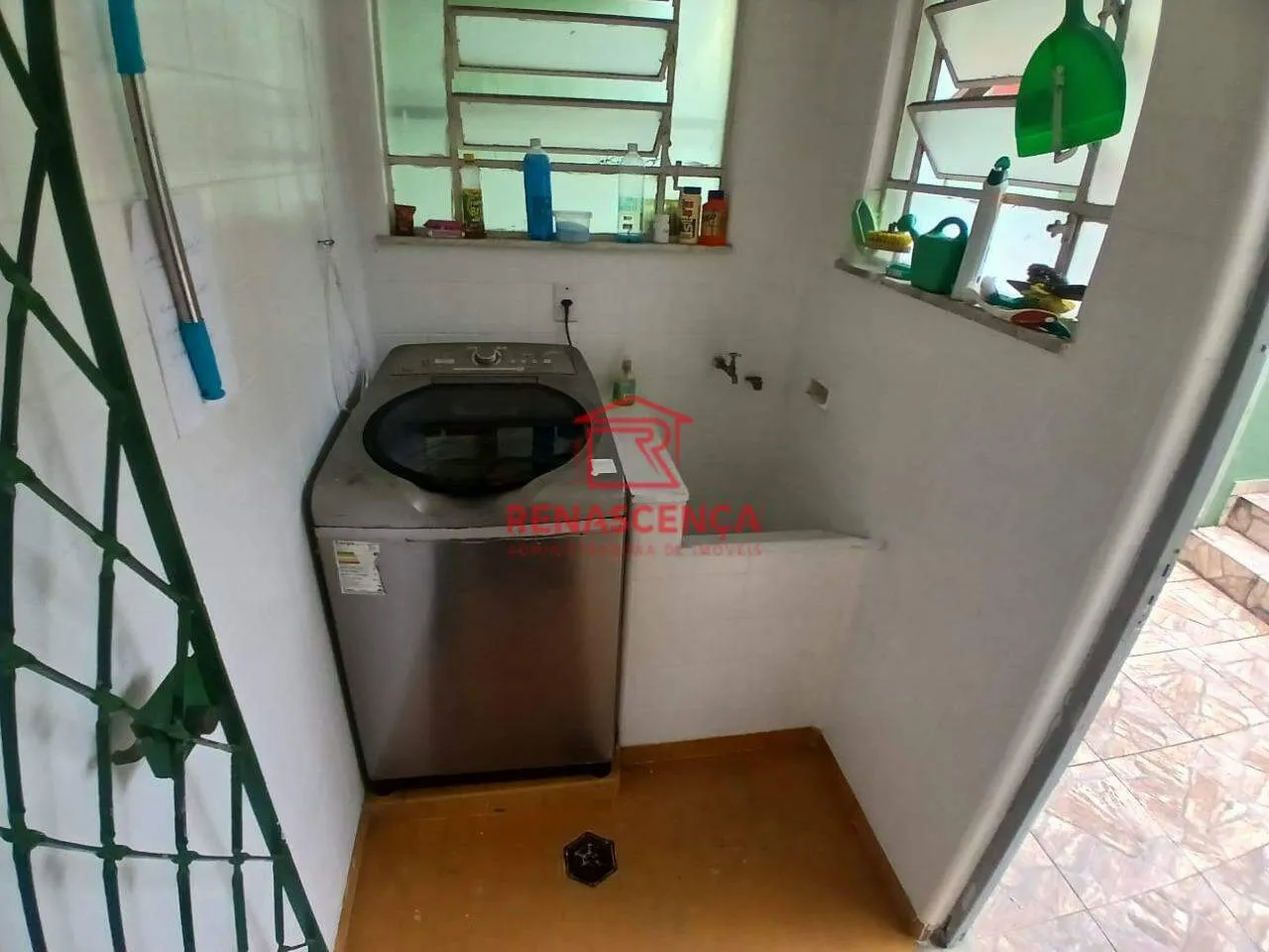 Casa de 209 m² com banheira e jardim — photo 25