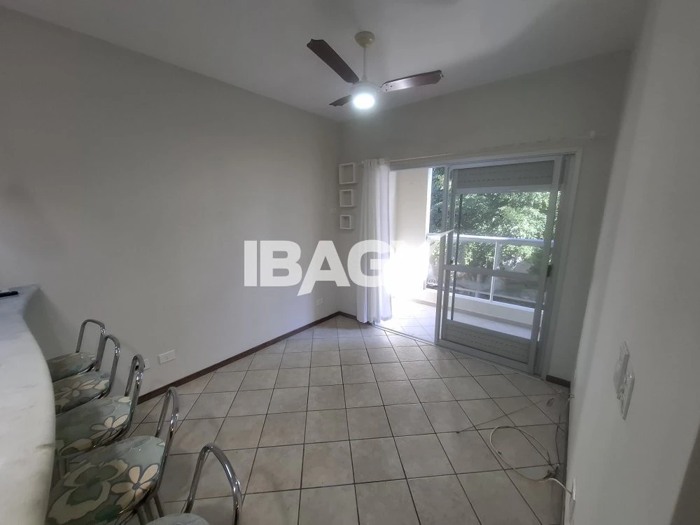 Unfurnished apartment with 2 bedrooms, balcony and 75 m²