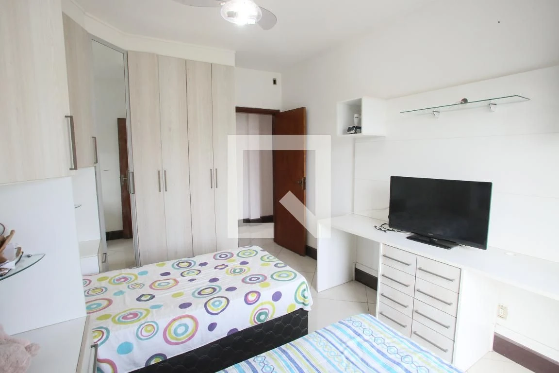 Furnished apartment with 3 bedrooms and a closed kitchen — photo 24
