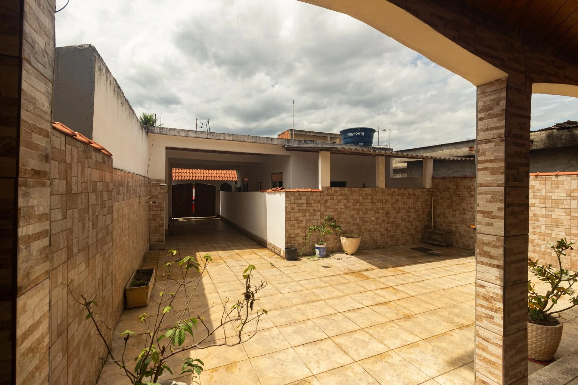 250 m² house with a garden and a mountain view — photo 42