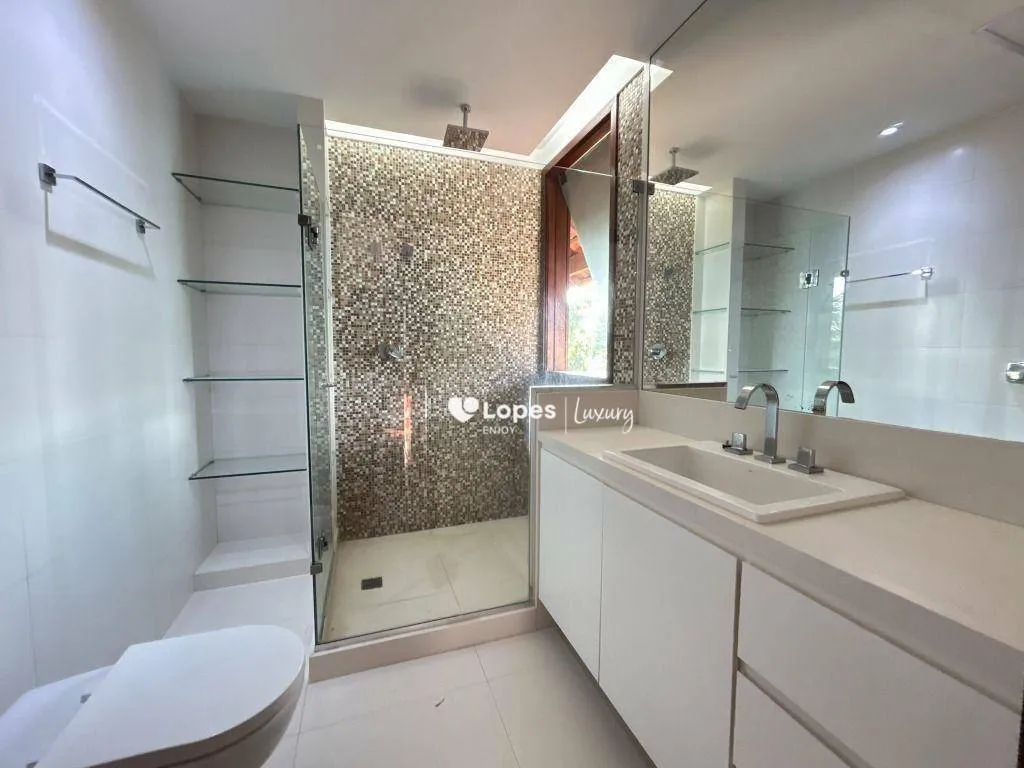 House with 5 en-suite bedrooms and an open gas kitchen — photo 29